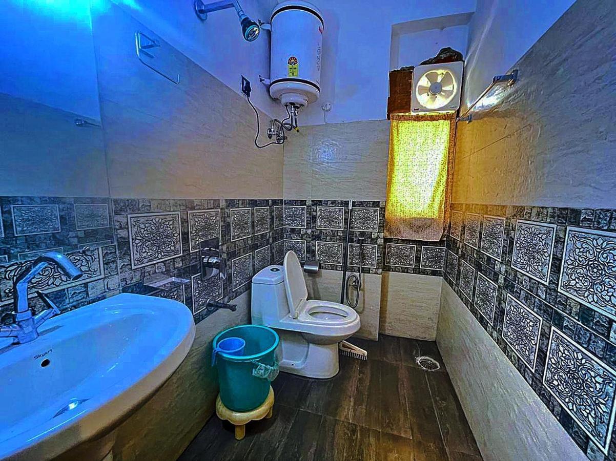 Oak Wood Homestay Banikhet Dalhousie Exteriér fotografie